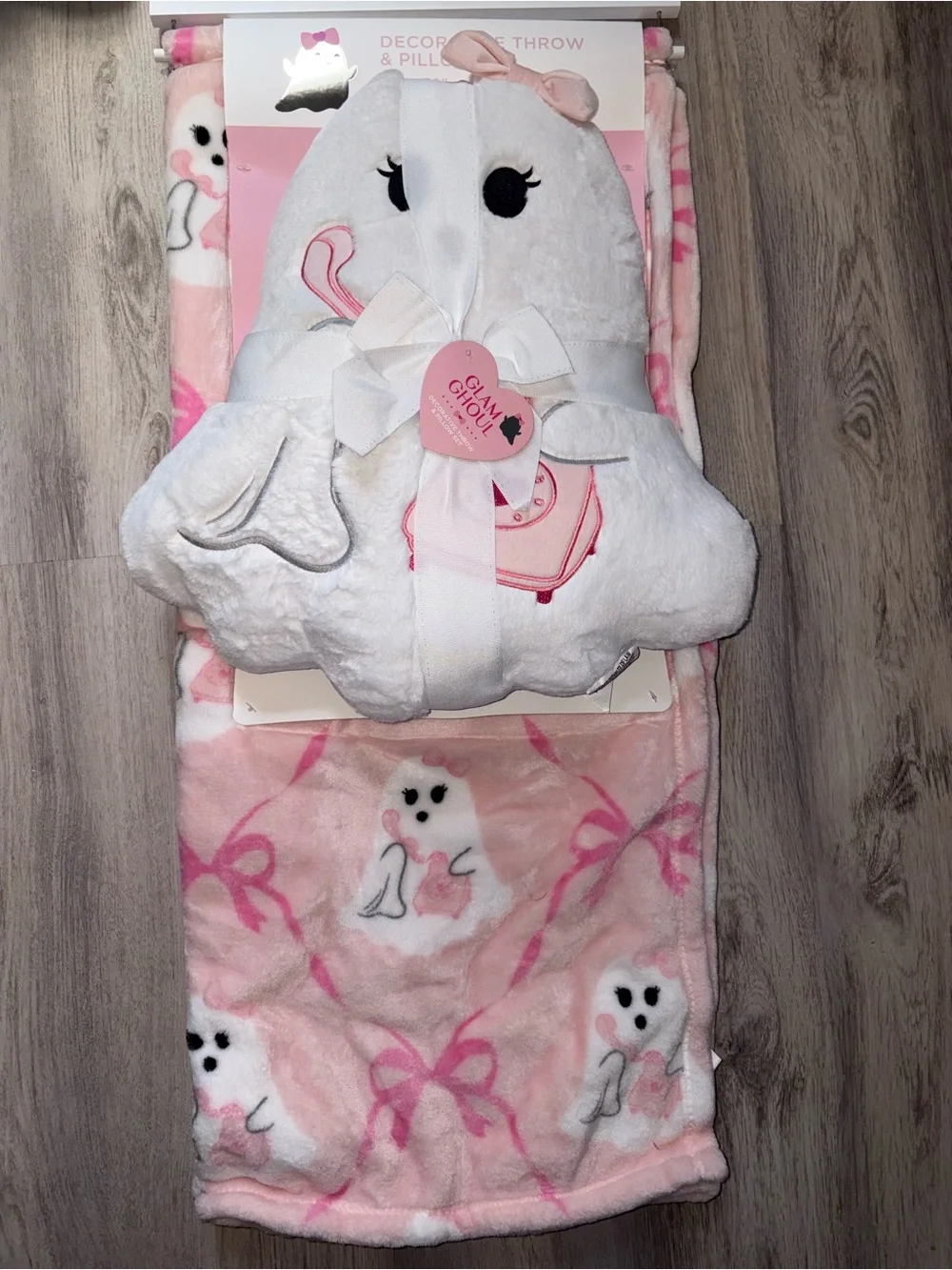 Glam Ghoul Pink Bow Ghost Blanket & Pillow Set 🎀